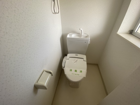 トイレ　※別号室の写真です