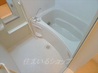 バス・シャワールーム　追い焚き・浴室暖房乾燥機あり