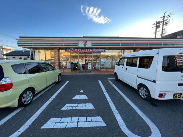 コンビニ　セブンイレブン浜松和地山2丁目店（コンビニ）まで721m