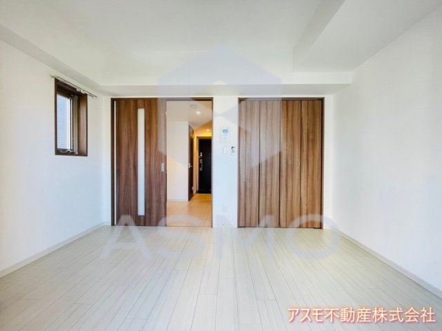 居室・リビング　同マンション別部屋参考写真