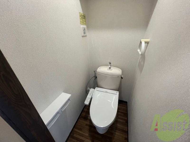 トイレ　トイレは温水洗浄便座付きなのでとても快適です
