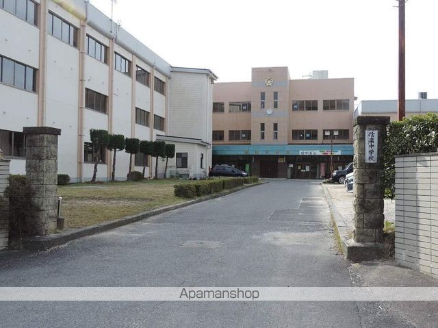 中学校　甲賀市立中学校信楽中学校（中学校）まで1237m