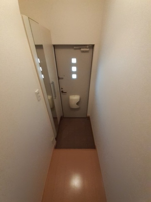 玄関　図面と現状に相違がある場合には現状を優先