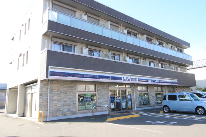 コンビニ　ローソン（コンビニ）まで660m