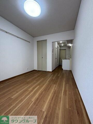居室・リビング　同物件別部屋写真