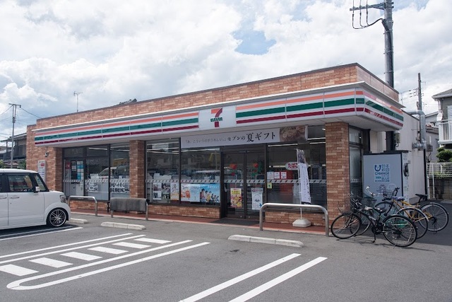コンビニ　セブンイレブン東大和中央店（コンビニ）まで76m