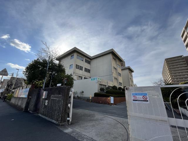 中学校　寝屋川市立中学校友呂岐中学校（中学校）まで1104m