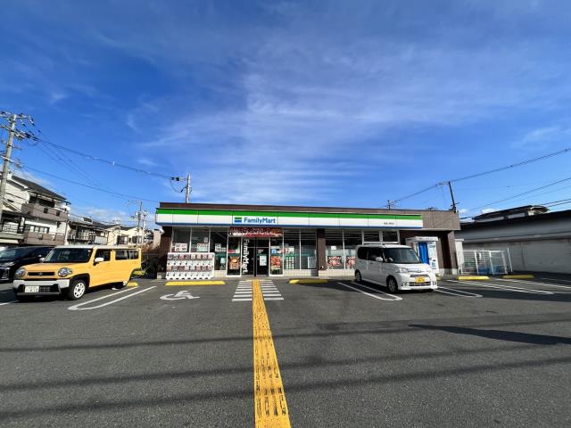 コンビニ　ファミリーマート寝屋川寿町店（コンビニ）まで907m