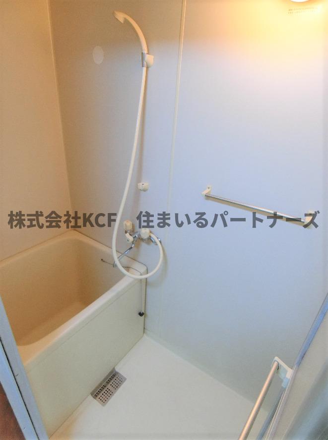 バス・シャワールーム　落ち着いた空間のお風呂です