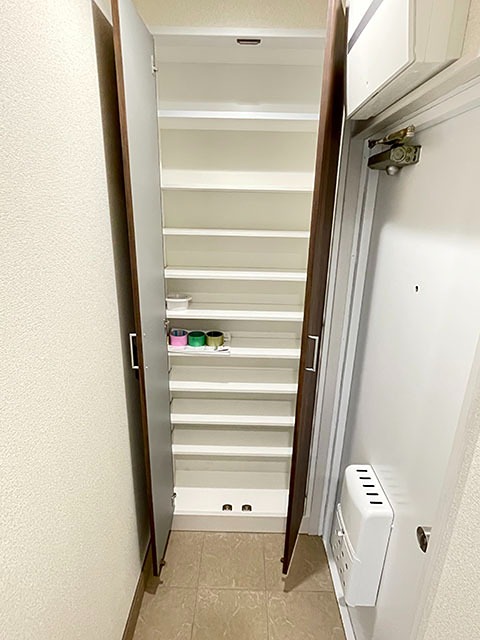 収納　シューズボックス