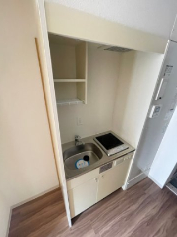 キッチン　コンパクトなキッチンで掃除もラクラク