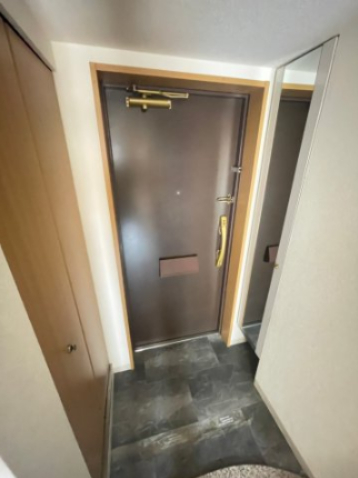 玄関　落ち着いた玄関です