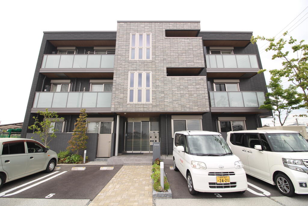 建物外観　日吉町の綺麗な1LDKアパート♪