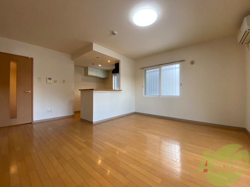 居室・リビング　広くてキレイなお部屋が広がっていて、充実した生活が送れそう。