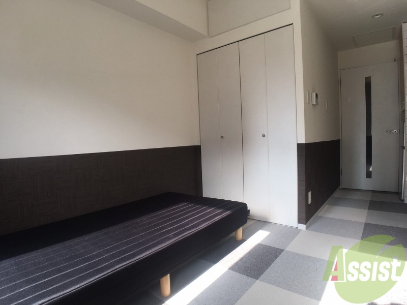 その他部屋・スペース　寝室はこちらです。光が差し込む、温かみのあるお部屋です。