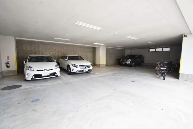 駐車場　駐車場