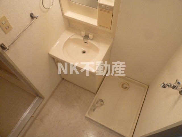 洗面設備　脱衣スペースもあります