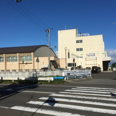 中学校　札幌市立北都中学校（中学校）まで393m