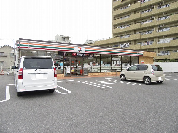 コンビニ　セブンイレブン常滑北条２丁目店（コンビニ）まで611m