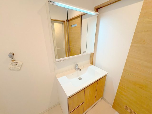洗面設備　忙しい朝には欠かせない洗面所です