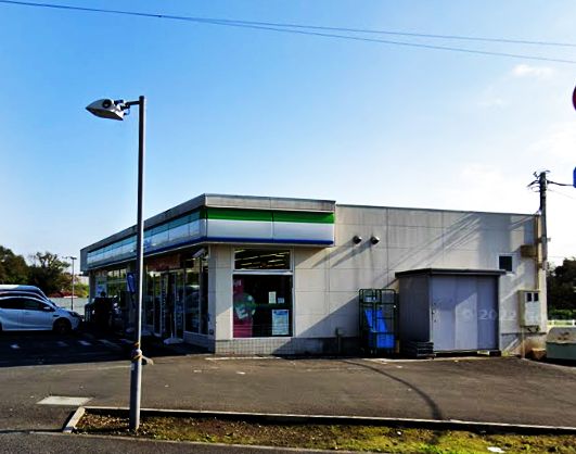 コンビニ　ファミリーマート 八王子秋川街道店（コンビニ）まで922m