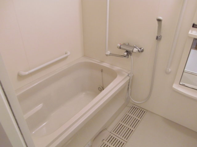 バス・シャワールーム　参考写真（同建物別部屋のものです）