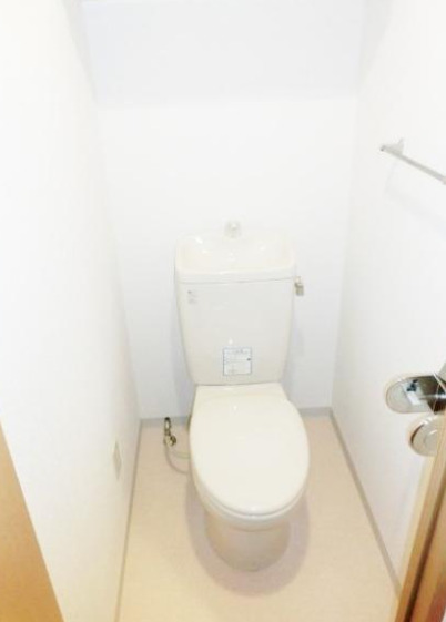 トイレ　別部屋の画像を使用しております。
