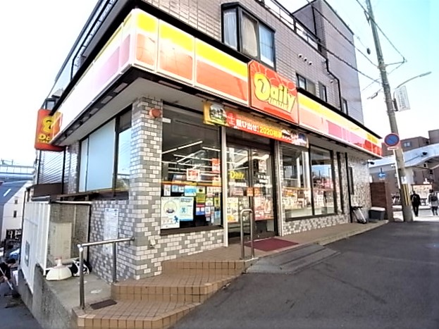 コンビニ　デイリーヤマザキ 神戸魚崎駅前店（コンビニ）まで475m
