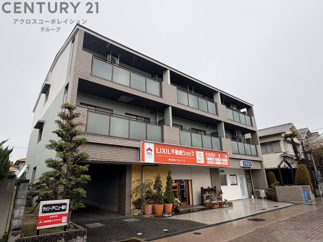 建物外観　敷地内に駐車場あります！