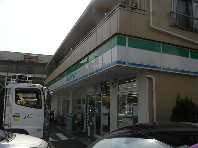 コンビニ　ファミリーマート（コンビニ）まで85m