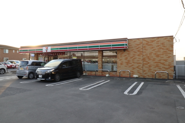 コンビニ　セブンイレブンさくら通り店（コンビニ）まで650m