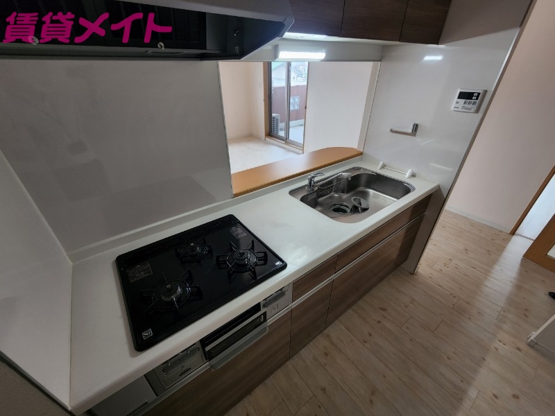 キッチン　反転タイプ参考写真