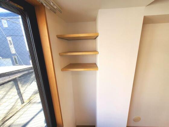 収納　※別部屋の参考写真となります。（反転）