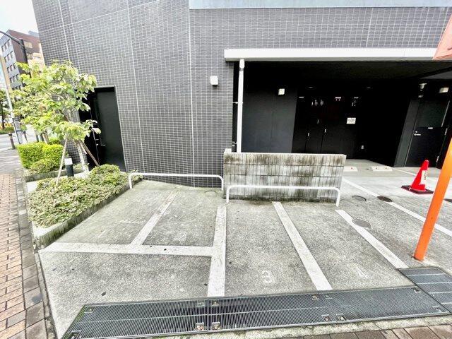 駐車場　?