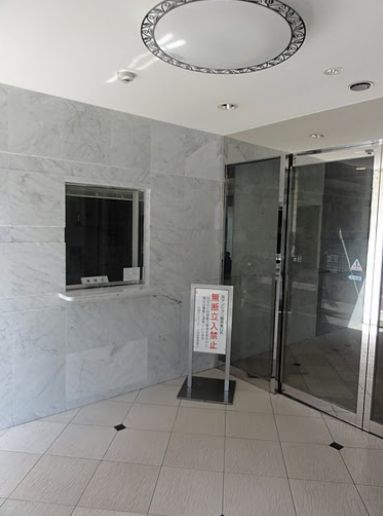 エントランス　建物の内部です