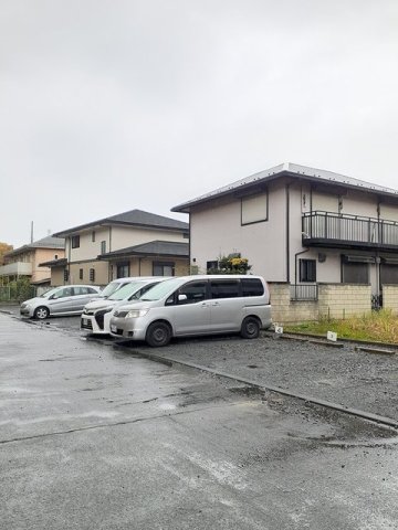 駐車場　駐車場があるので、車を買う予定の方も安心です
