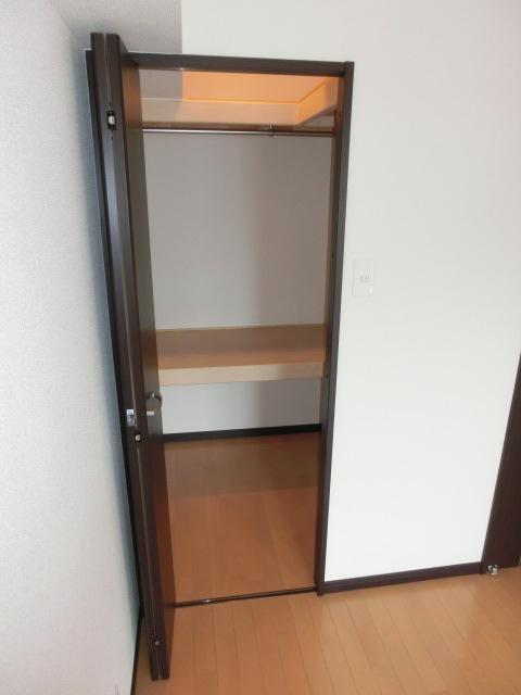 収納　ウォークインクローゼット