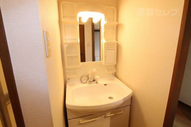 洗面設備　※６０１号室内装写真参照