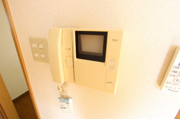 セキュリティ　モニター付きインターホンで安心