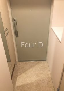 玄関　★《見学予約受付中》広々9.6帖♪初期費用クレジット決済可！