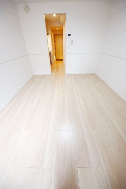 居室・リビング　★バルコニー側から見たお部屋です★