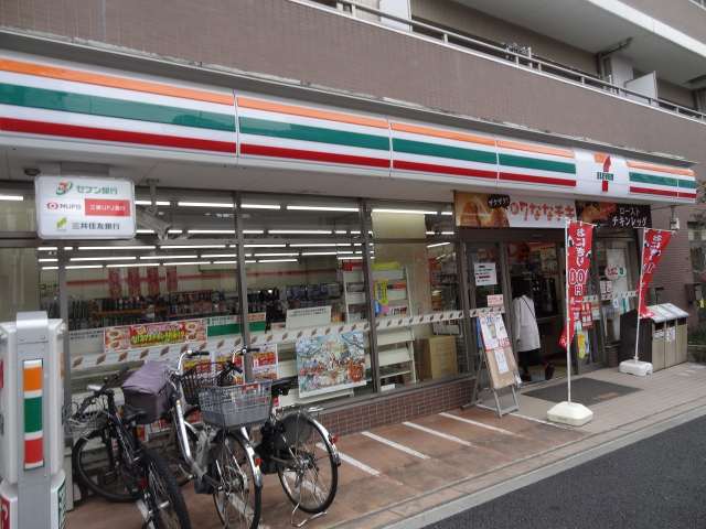 コンビニ　セブンイレブン（コンビニ）まで302m