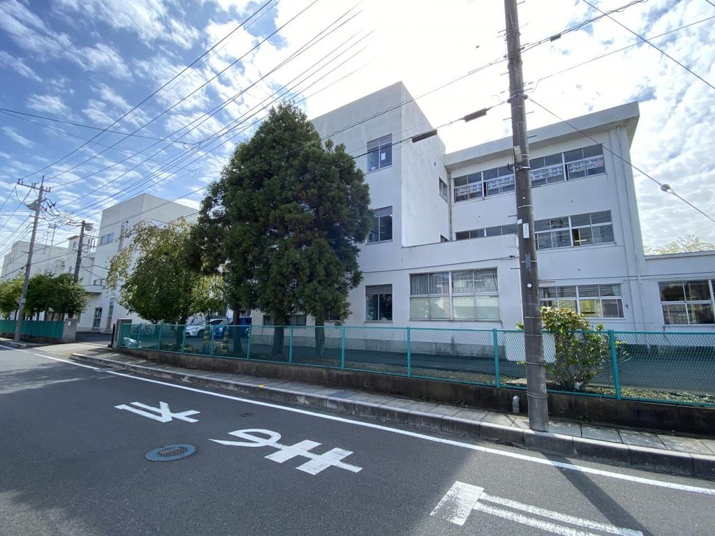 小学校　三郷市立高州小学校（小学校）まで960m
