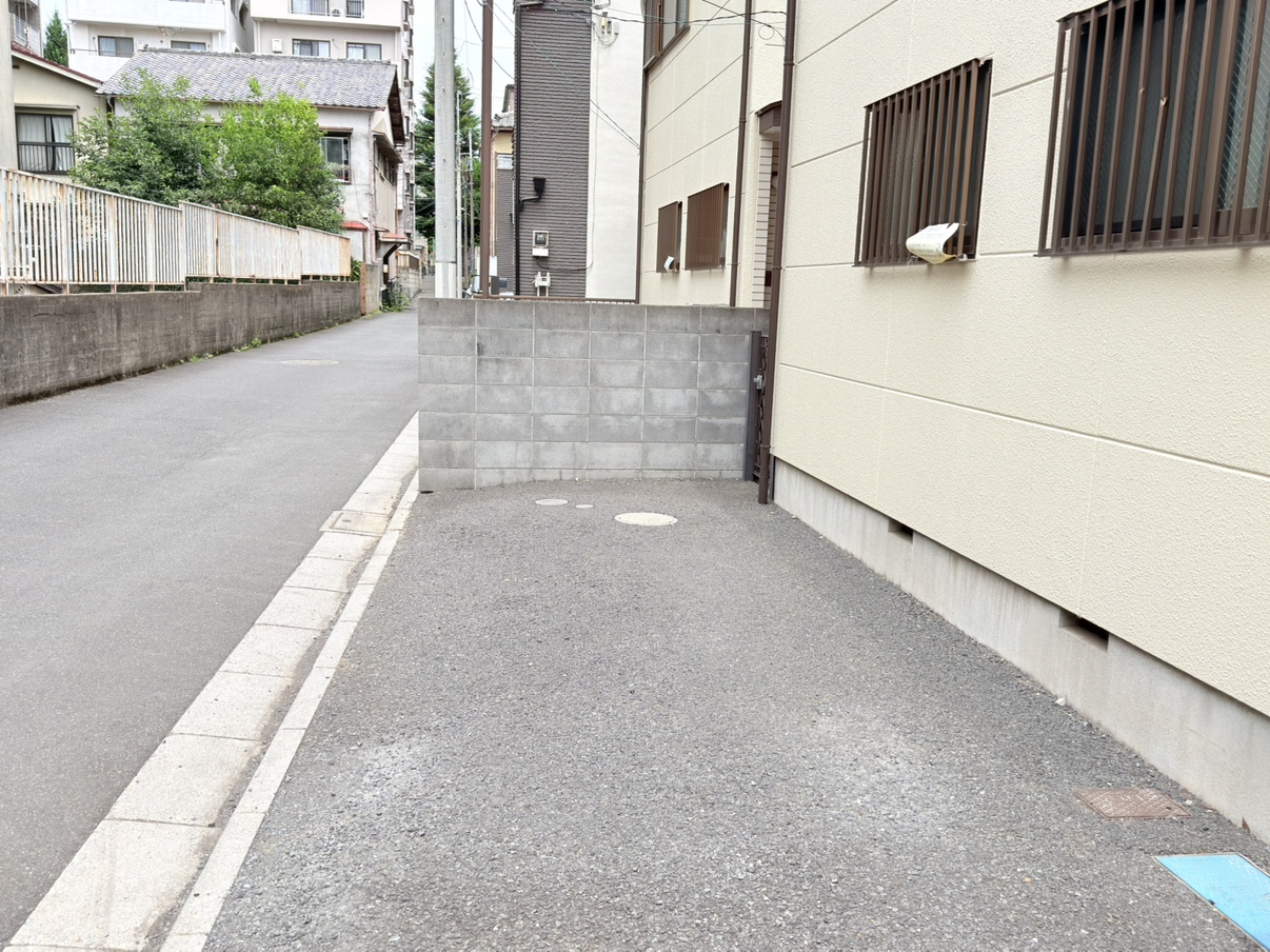 駐車場　駐車スペース