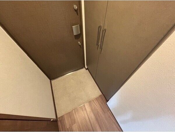 玄関　写真はイメージです。詳細は弊社にて内見をお願い致します！