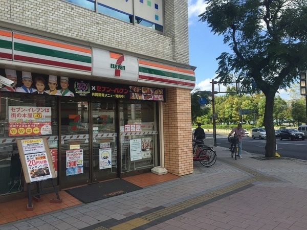 コンビニ　セブンイレブン（コンビニ）まで115m