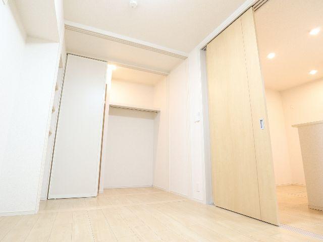 その他部屋・スペース　落ち着いて過ごせるお部屋なので、寝室にいかがでしょうか