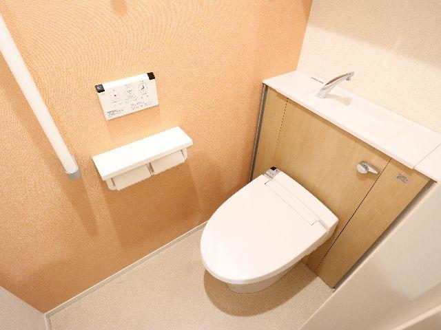 トイレ　ゆったりとした空間のトイレです