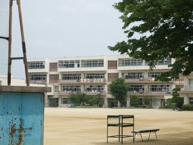 中学校　大治町立大治中学校（中学校）まで1200m