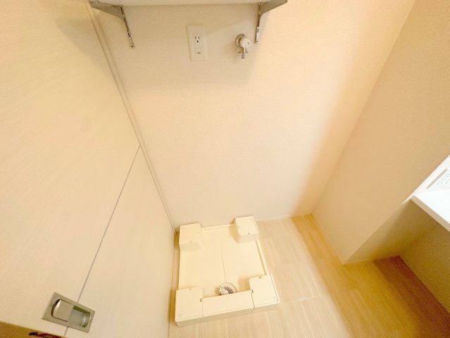 その他設備　室内に洗濯機置場があれば雨の日でも濡れる心配がございませんね